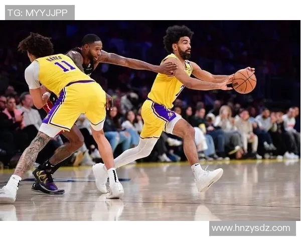 今日湖人对阵热火精彩对决分析及赛前预测展望